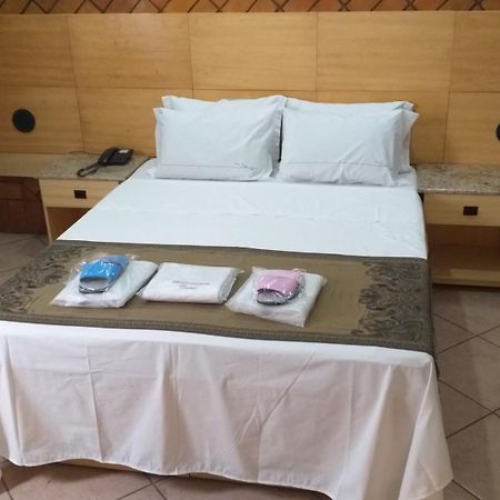 Millenium Hotel (Adults Only) กัวรูยุส ภายนอก รูปภาพ