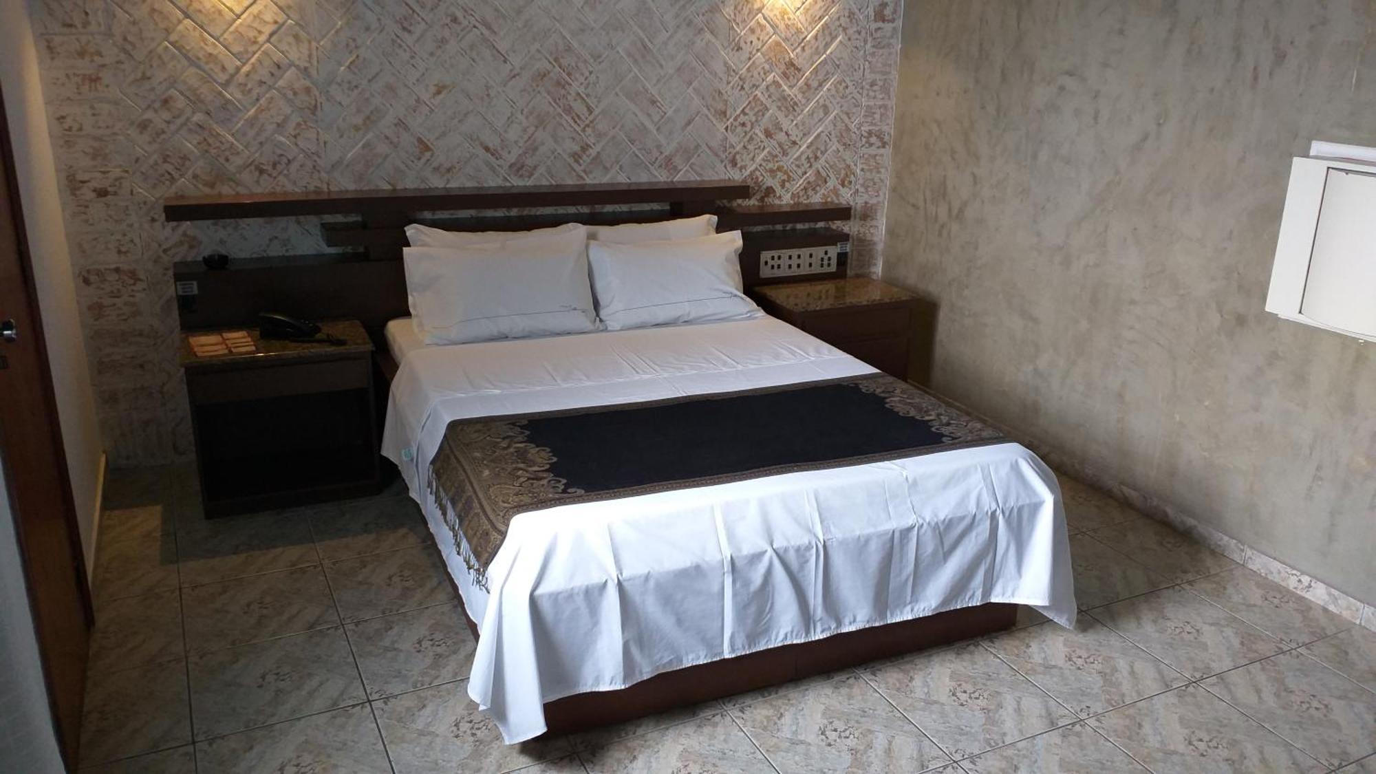 Millenium Hotel (Adults Only) กัวรูยุส ภายนอก รูปภาพ
