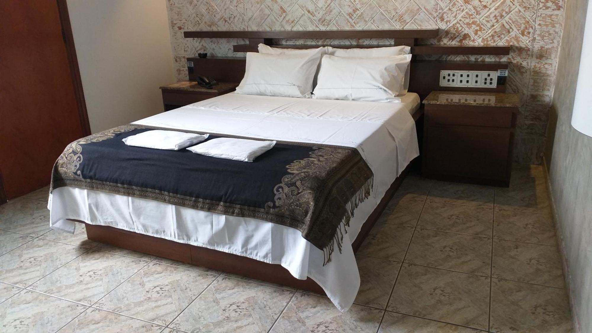 Millenium Hotel (Adults Only) กัวรูยุส ภายนอก รูปภาพ