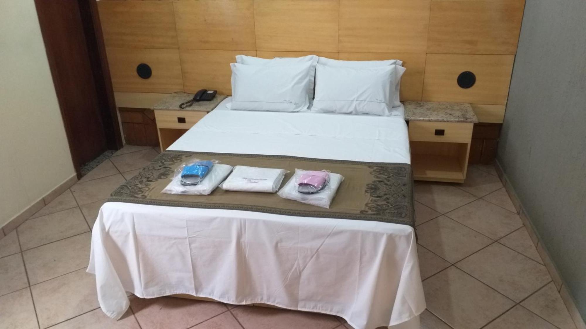 Millenium Hotel (Adults Only) กัวรูยุส ภายนอก รูปภาพ