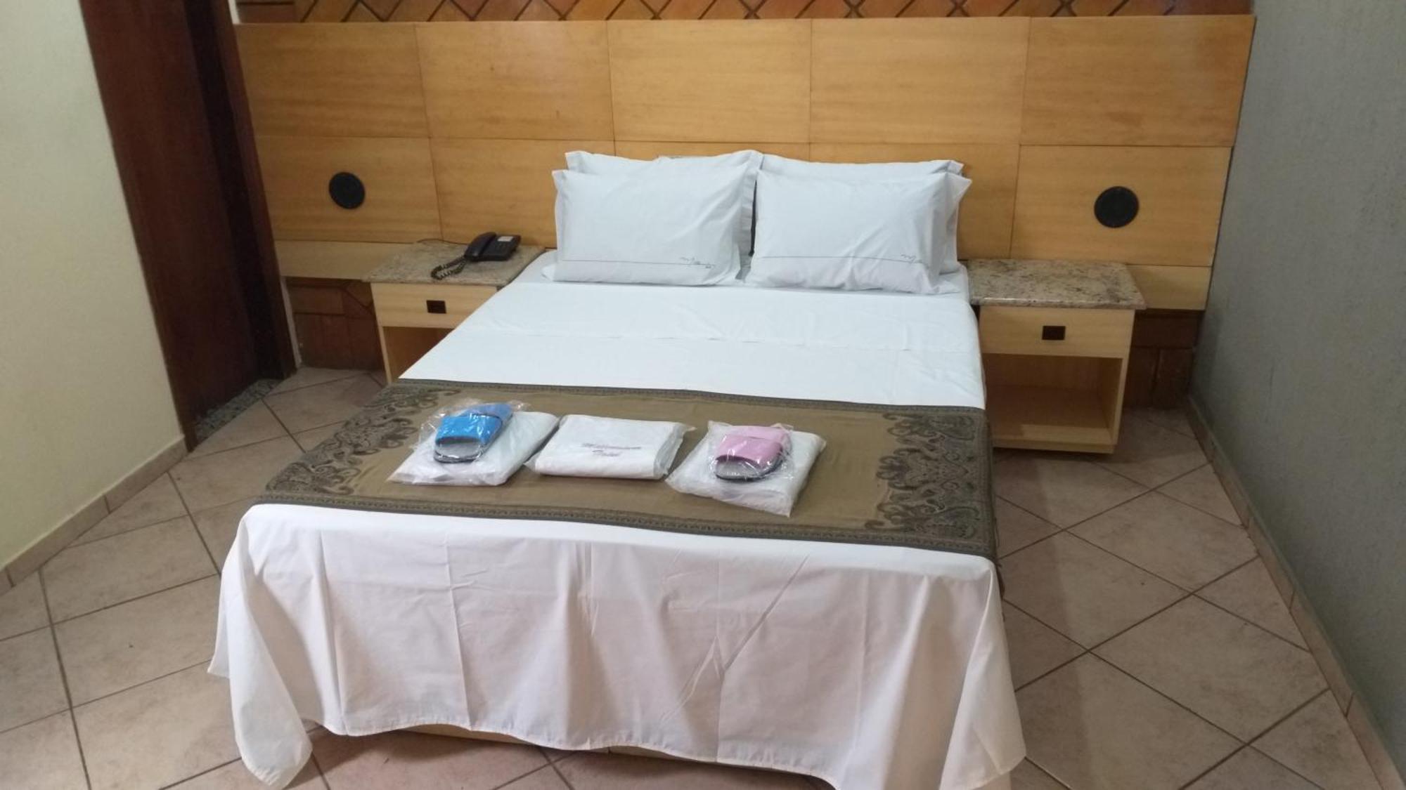 Millenium Hotel (Adults Only) กัวรูยุส ภายนอก รูปภาพ