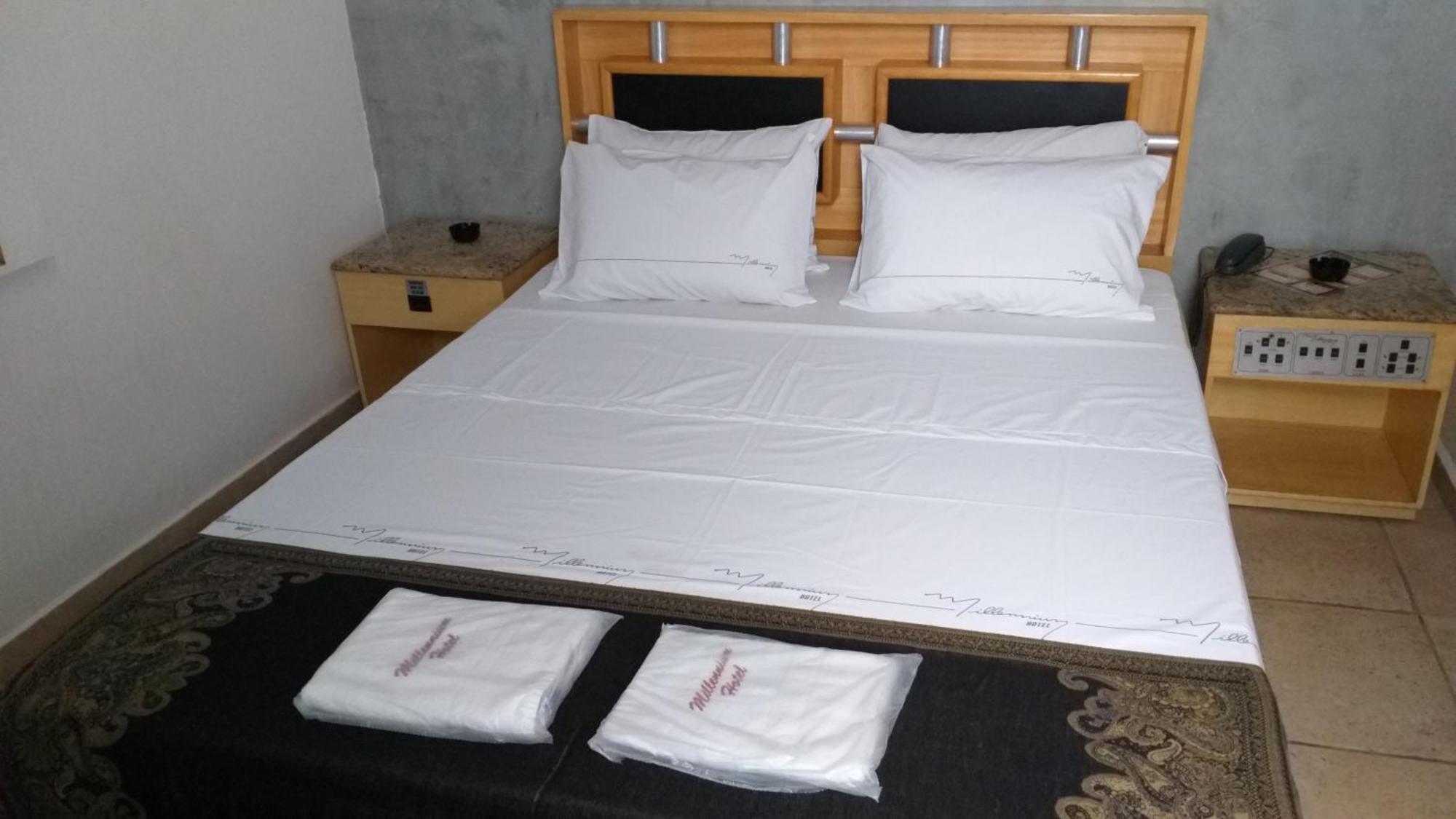 Millenium Hotel (Adults Only) กัวรูยุส ภายนอก รูปภาพ