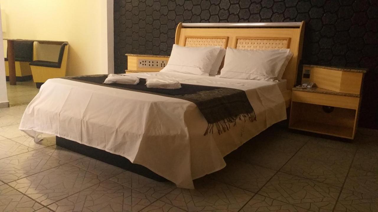 Millenium Hotel (Adults Only) กัวรูยุส ภายนอก รูปภาพ