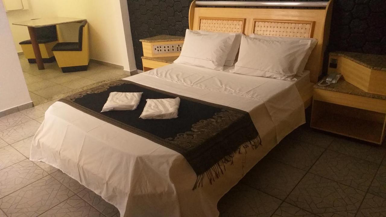 Millenium Hotel (Adults Only) กัวรูยุส ภายนอก รูปภาพ