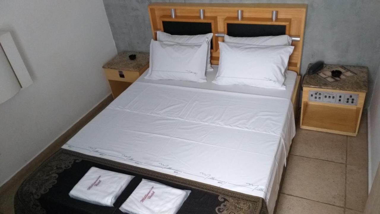 Millenium Hotel (Adults Only) กัวรูยุส ภายนอก รูปภาพ