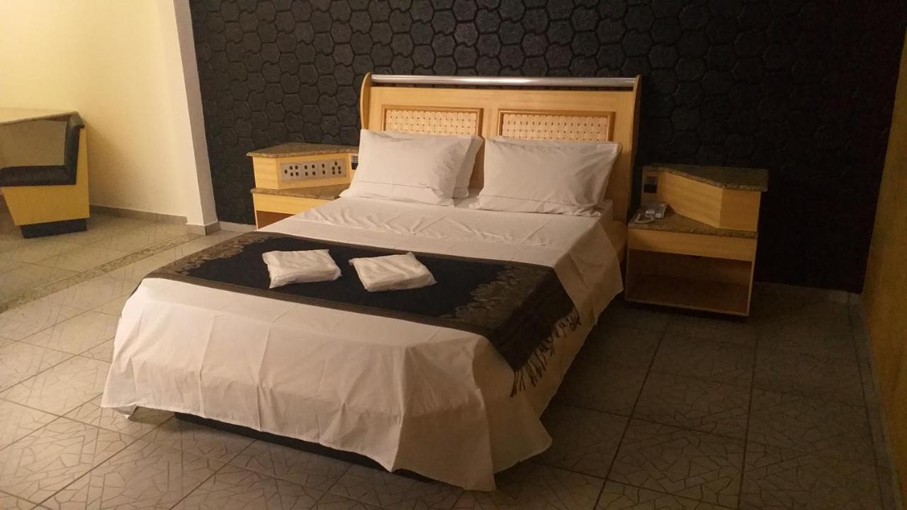 Millenium Hotel (Adults Only) กัวรูยุส ภายนอก รูปภาพ
